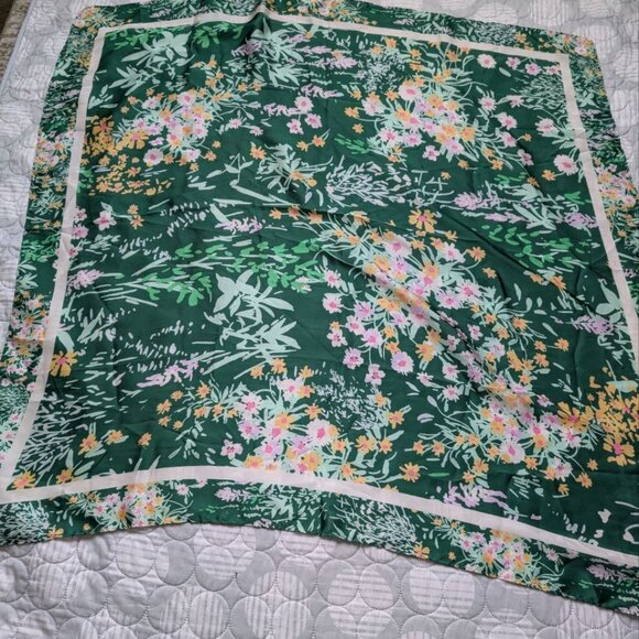 Women`s LC Lauren Conrad Hilltop Floral Square Scarf - Picture 11 of 11